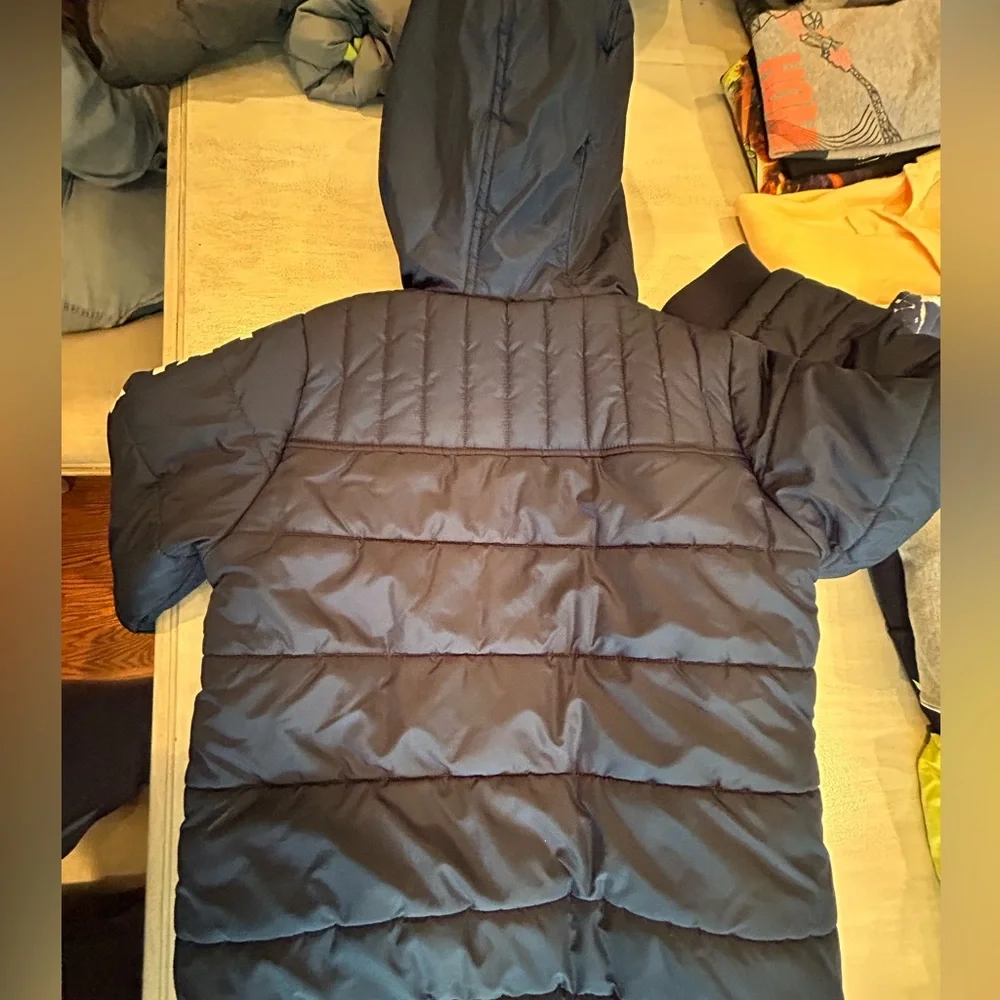 Boys Navy Blue Tommy Hilfiger size 5/6 warm and cozy jacket - Picture 3 of 3